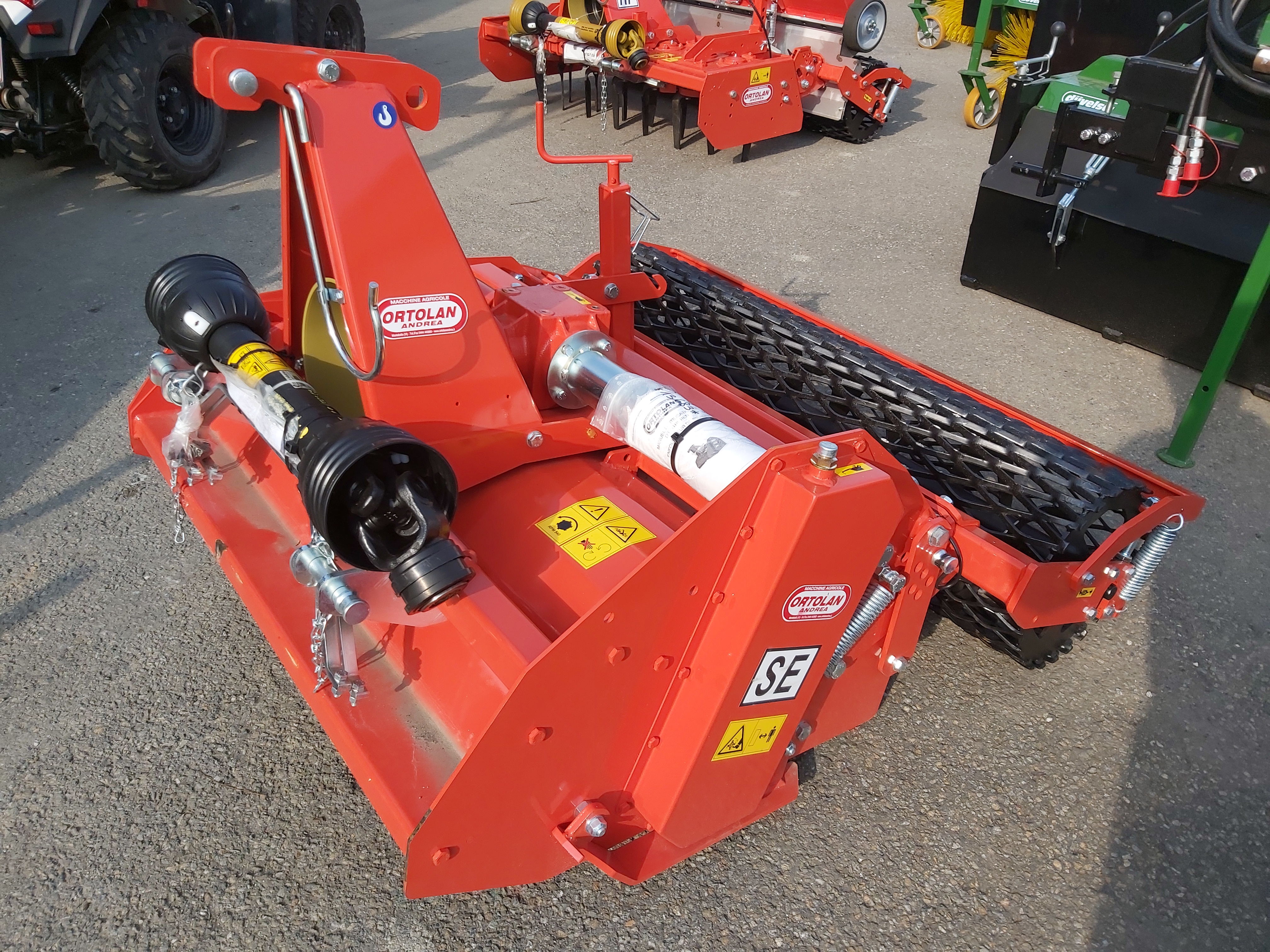 Enfouisseur de pierres pour tracteur de 15/40 CV (série SE) — vignette 3