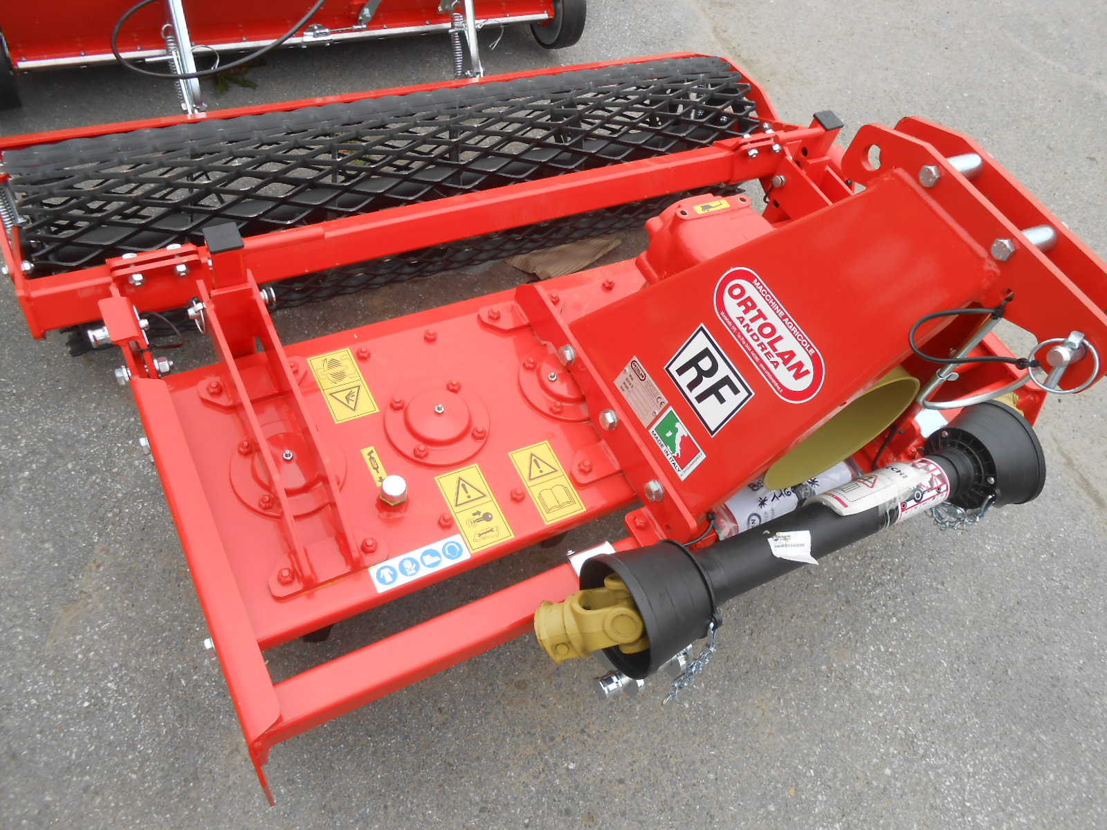 Herse rotative  pour tracteurs 20/50 CV (série RF) — vignette 3