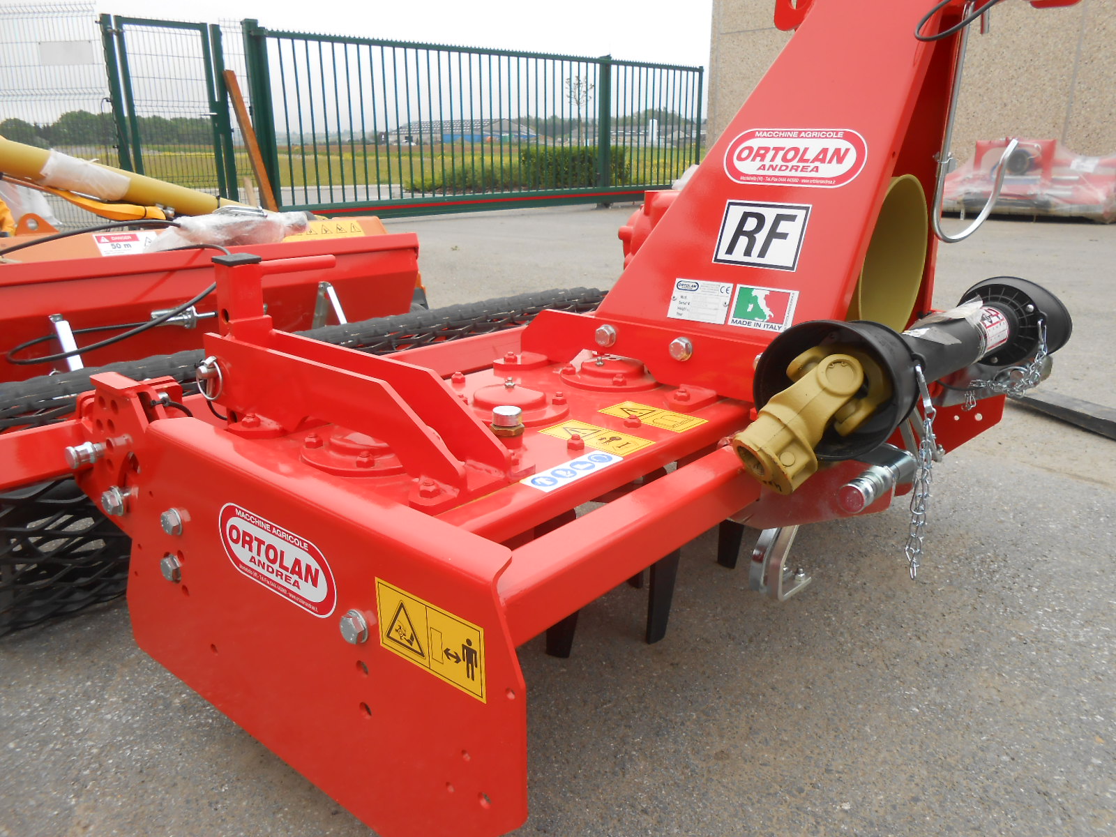 Herse rotative  pour tracteurs 20/50 CV (série RF) — vignette 4