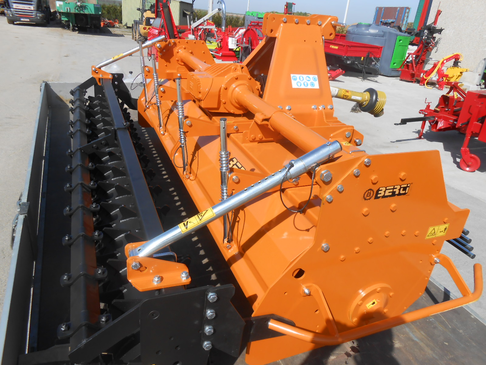 Fraise rotative POLARIS pour tracteur de 90 à 170 CV — vignette 4