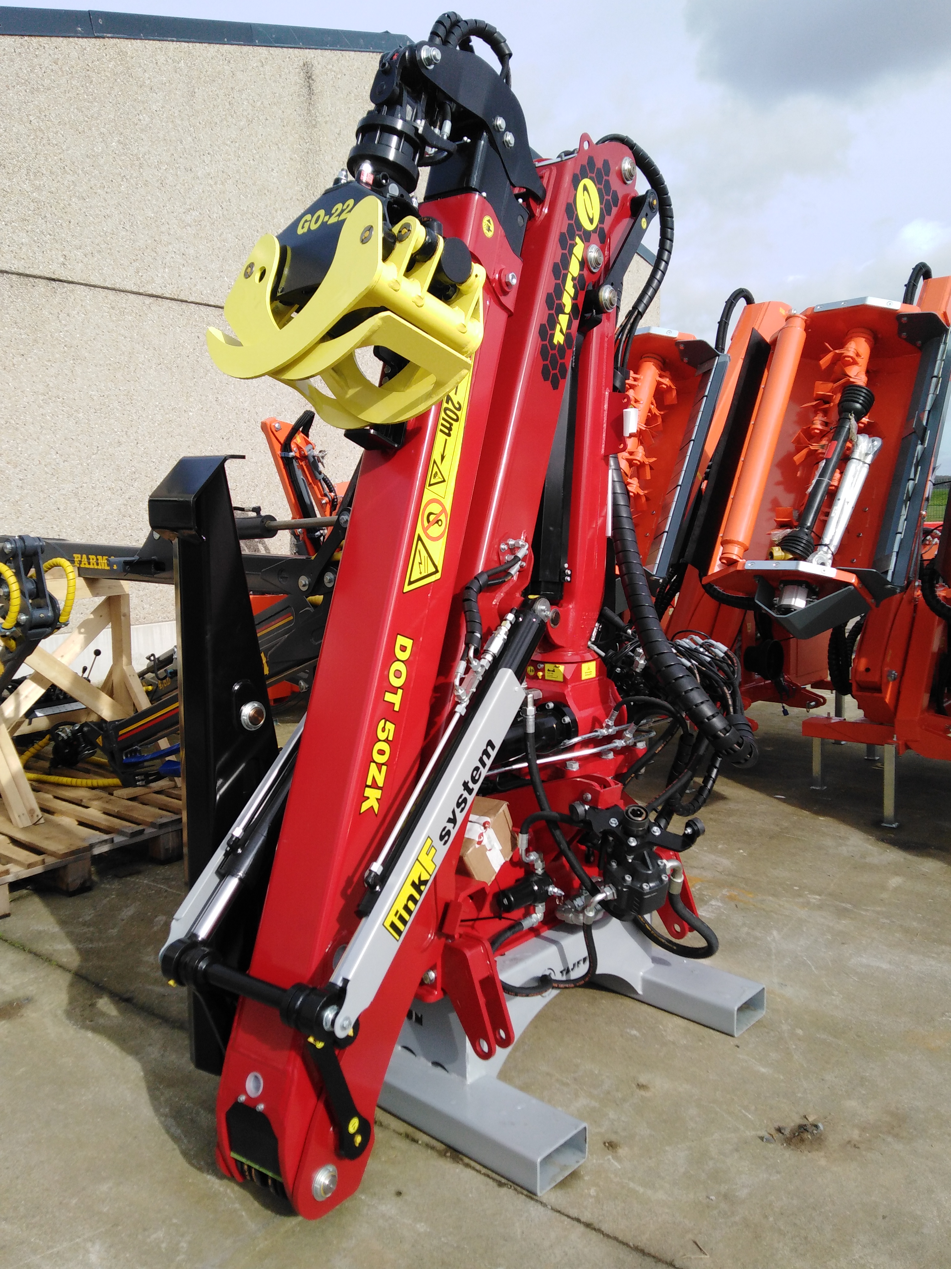Grue forestière TAJFUN DOT 50 ZK avec attache 3 points — vignette 3
